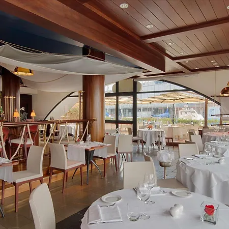 Hotel Nh Collection Marina 4*